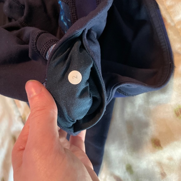 Lululemon Wunder Under Crop III - Picture 3 of 3